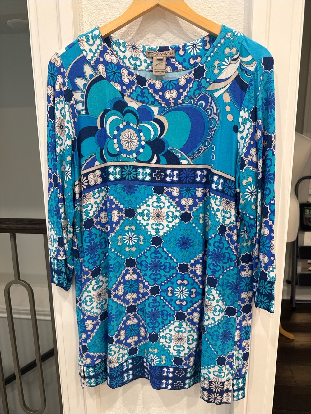 Sharon Young Tunic Top Large Blue Floral Stretch 3/4 Sleeve Empire Waist Blouse